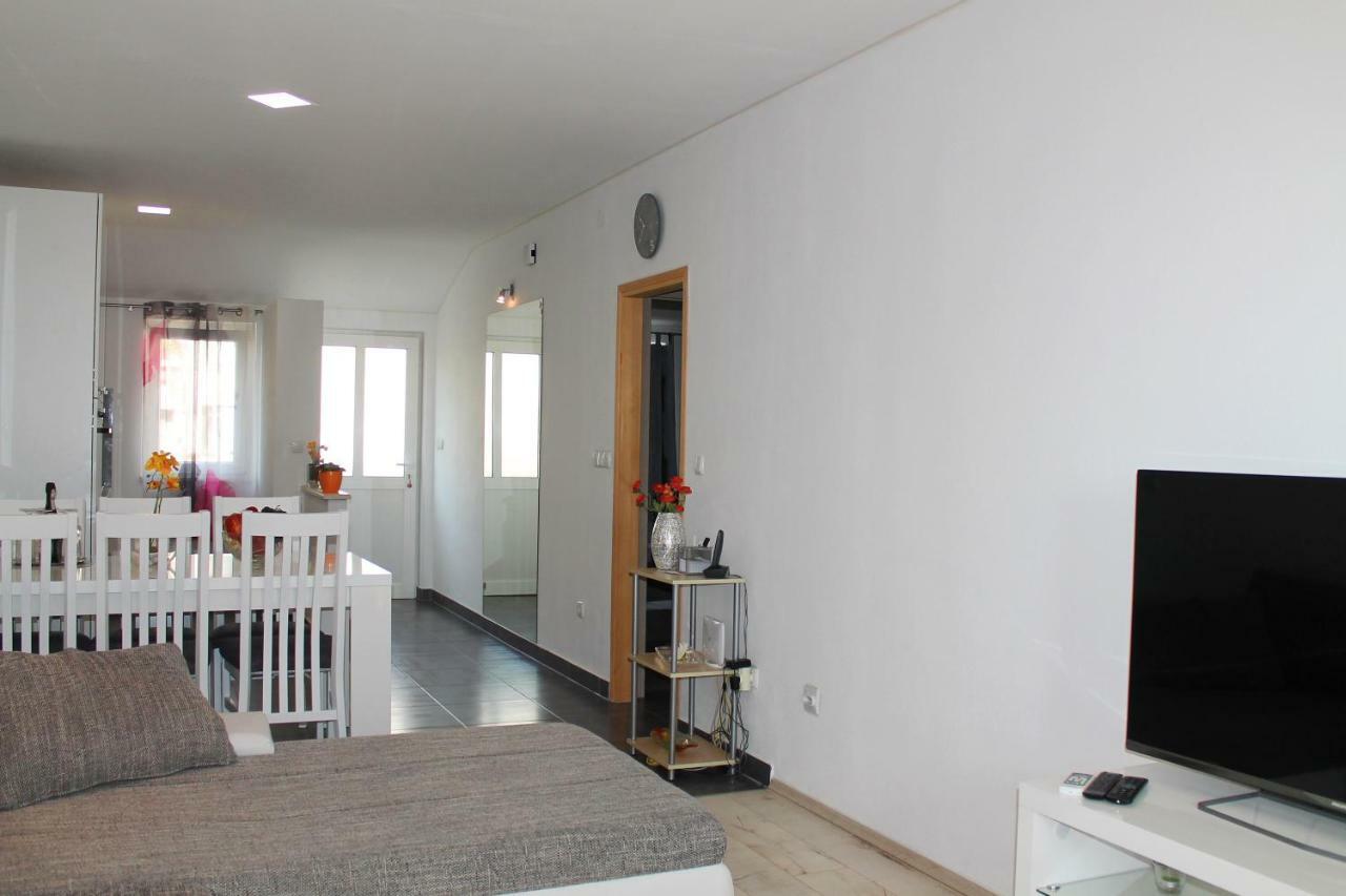 Apartamento Malo Misto Dugi Rat Exterior foto
